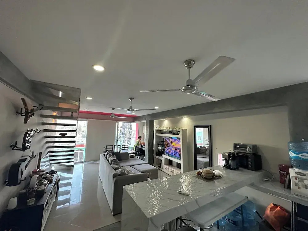 2BR Penthouse with Rooftop Pool