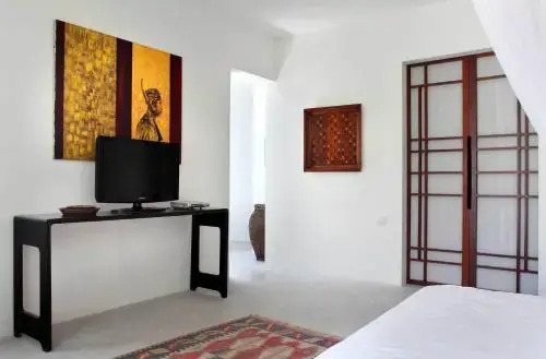 Villa Mutiara Putih by Optimum Bali, Central Seminyak, Walk to beach
