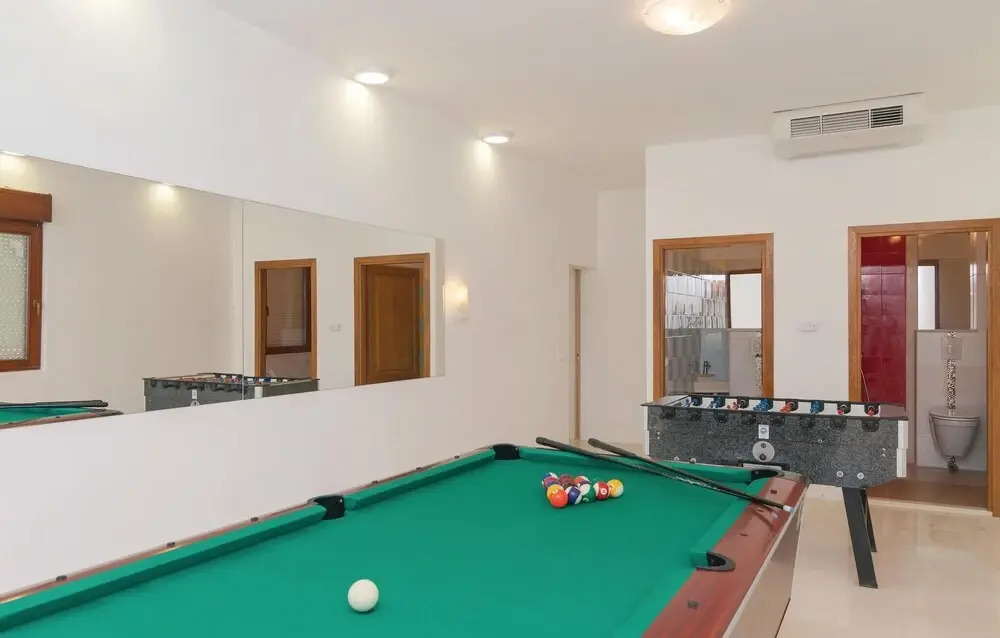 Nice Home in Stomorska with Hot Tub, Sauna & 9 Bedrooms