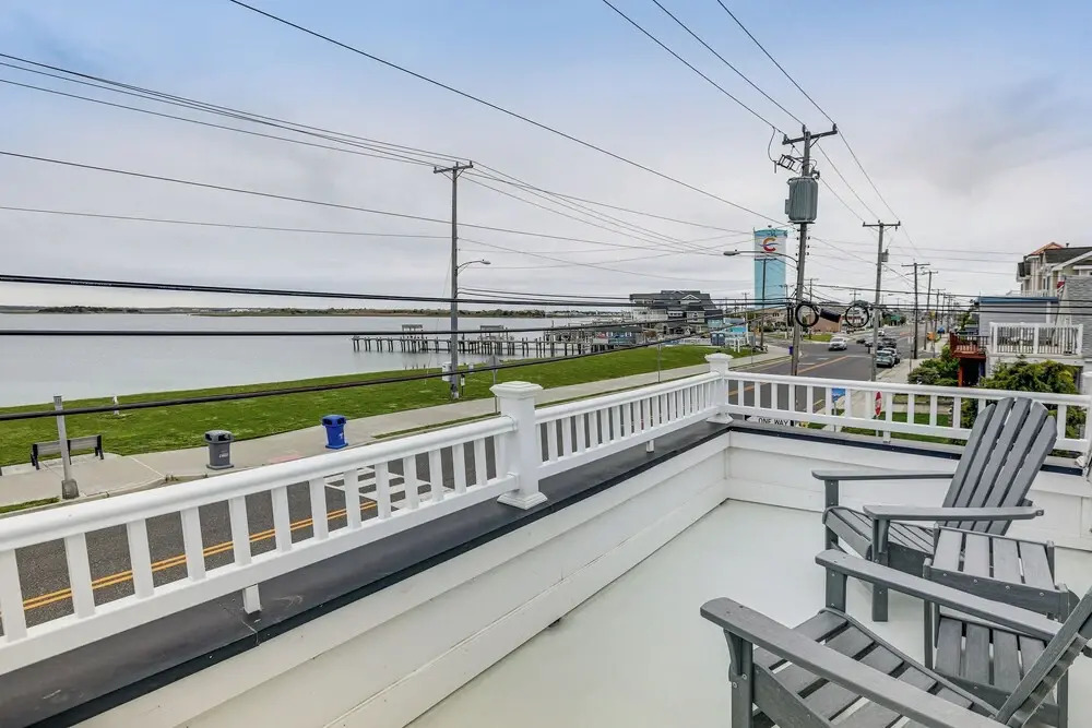 Sunset, Water Views: Wildwood Crest on Sunset Lake