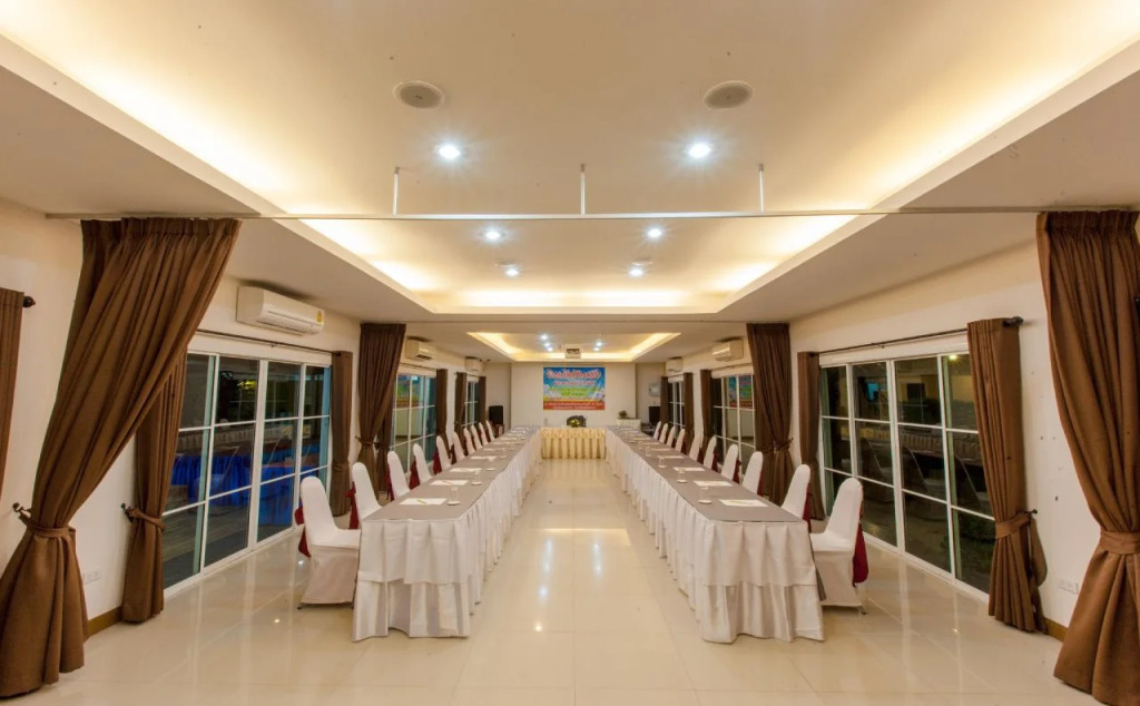 Varee Valley Resort and Restaurant