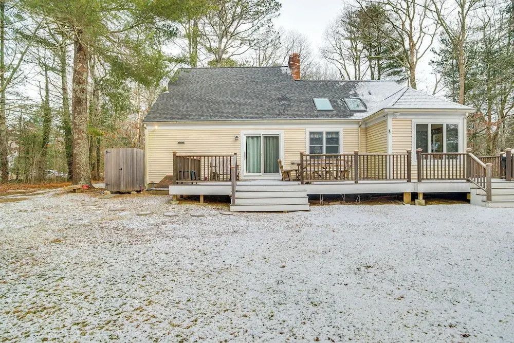 3 Mi to Beaches & Golfing: Family Gem in Cotuit