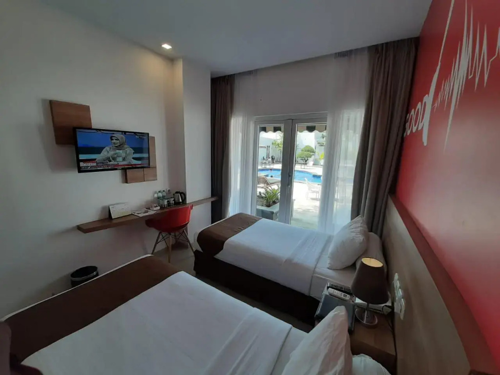 Front One Hotel Pamekasan Madura