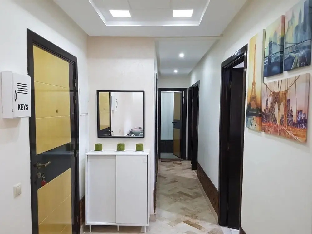 Elegant 2BR, Private Terrace, AC, Fast WiFi & Parking, Maarif