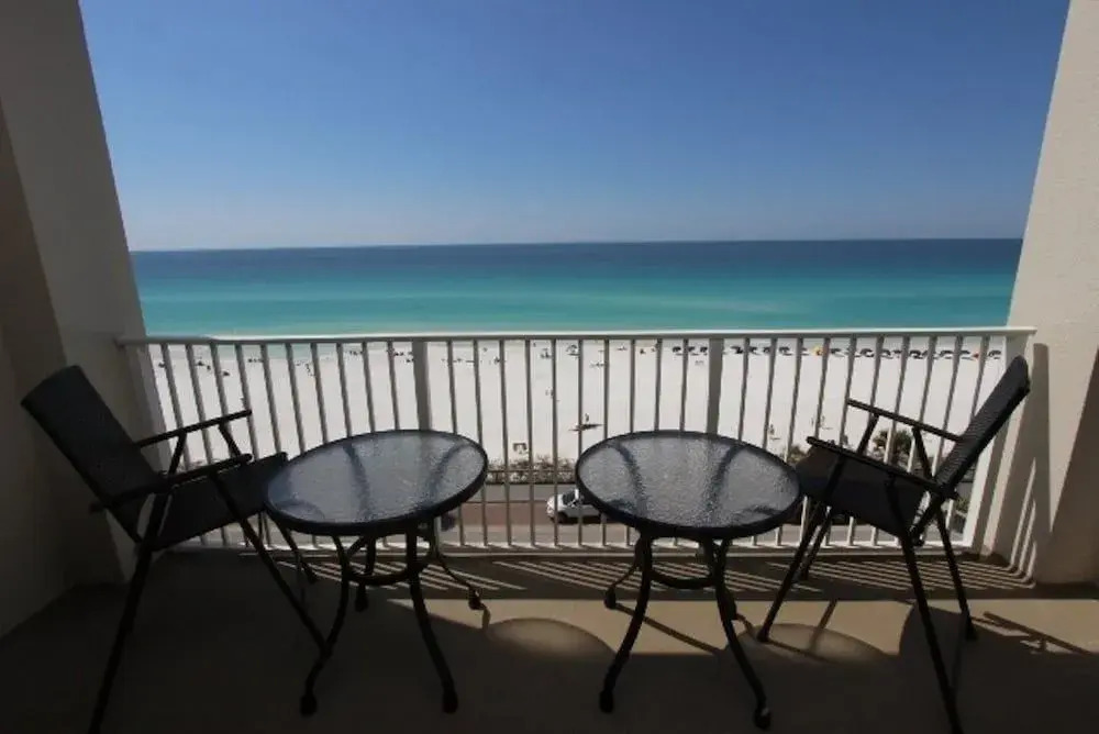 Majestic Sun 608A - 1 Br condo by RedAwning