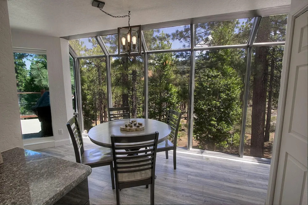 Snowbird Forest by Lake Tahoe Accommodations