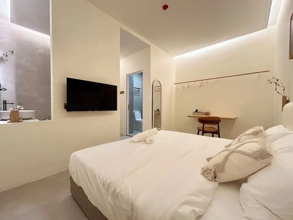 ONE18 Boutique Hotel Self Check In