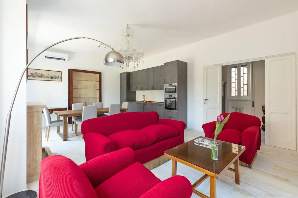 Bright And Spacious Family Apartment In Parioli