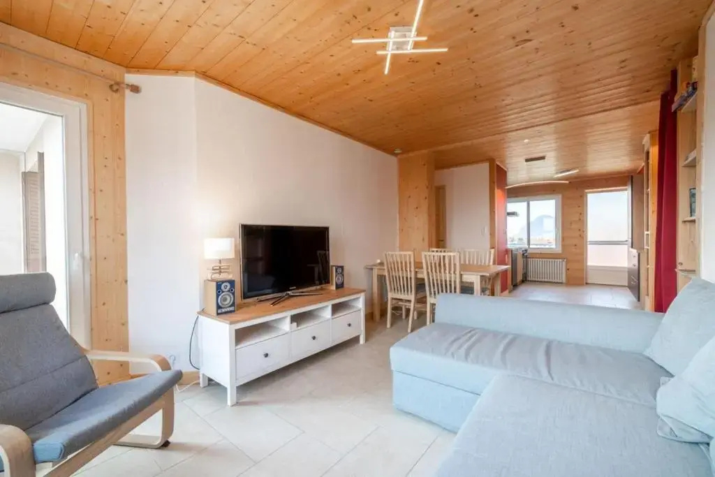 Apartment rated 3 stars for 4 people near the city center