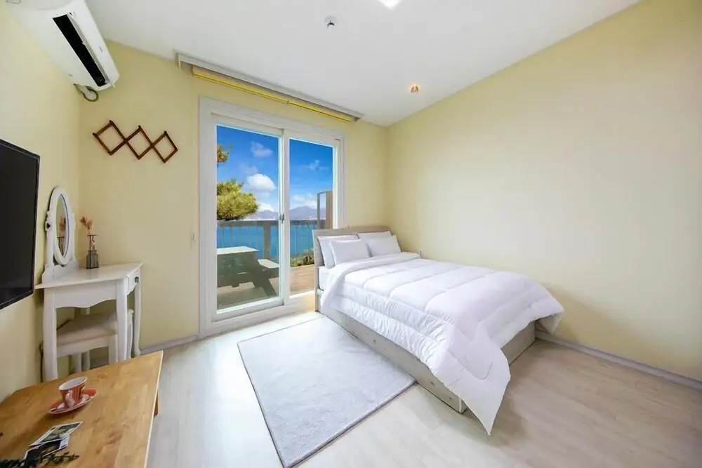 Sea And Lighthouse Pension