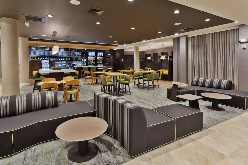 Courtyard By Marriott Fresno Downtown