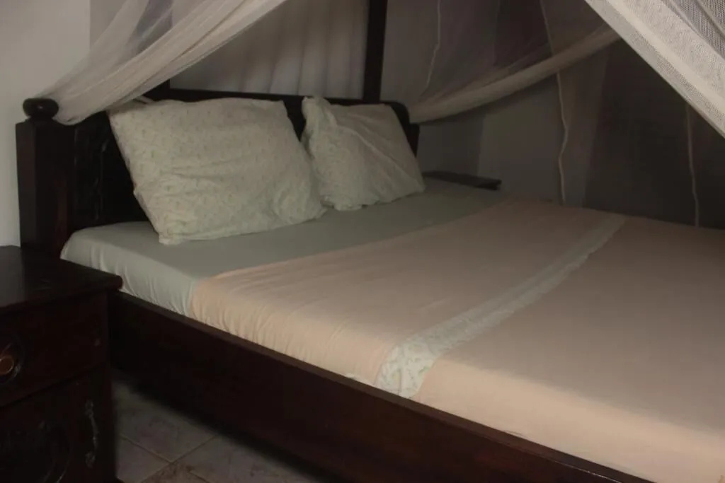 Travellers Paradise Diani - Hostel