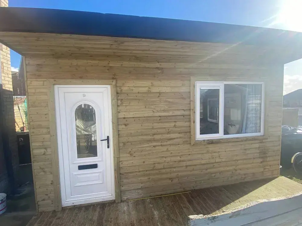 R and B Cosy Cabin