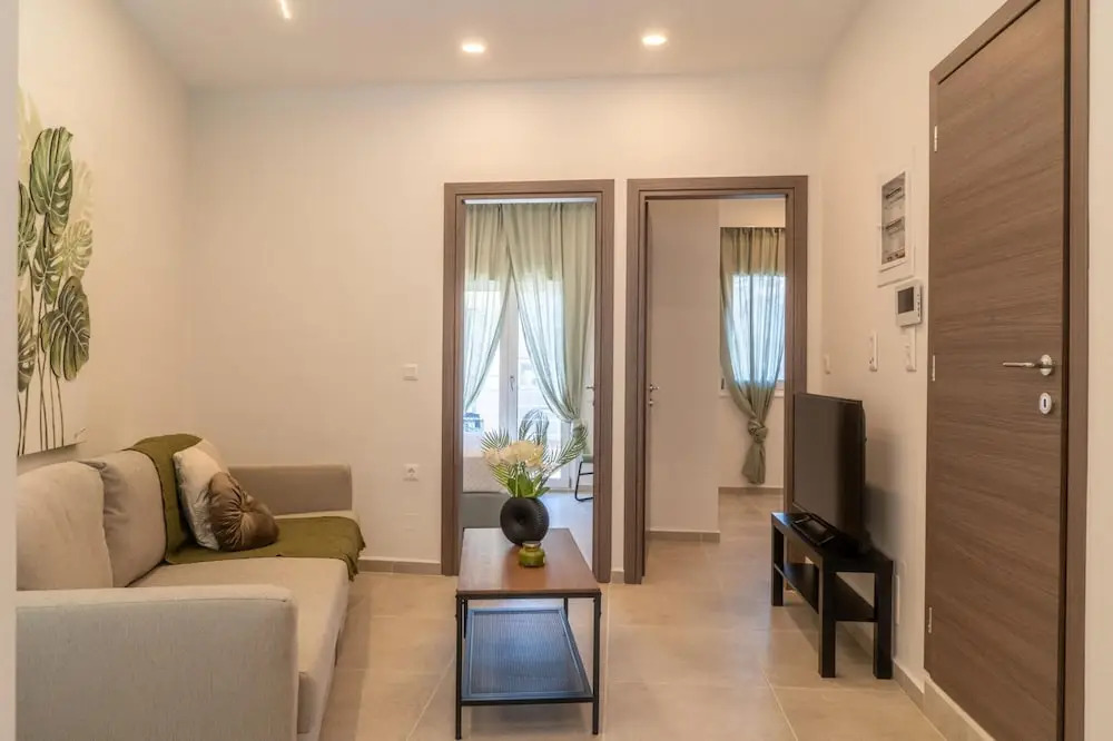 Pananos Sq House II