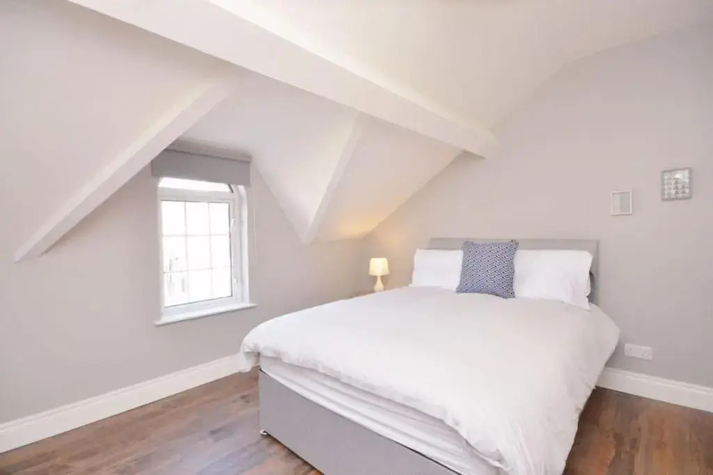 Modern Queens Quarter Townhouse 1