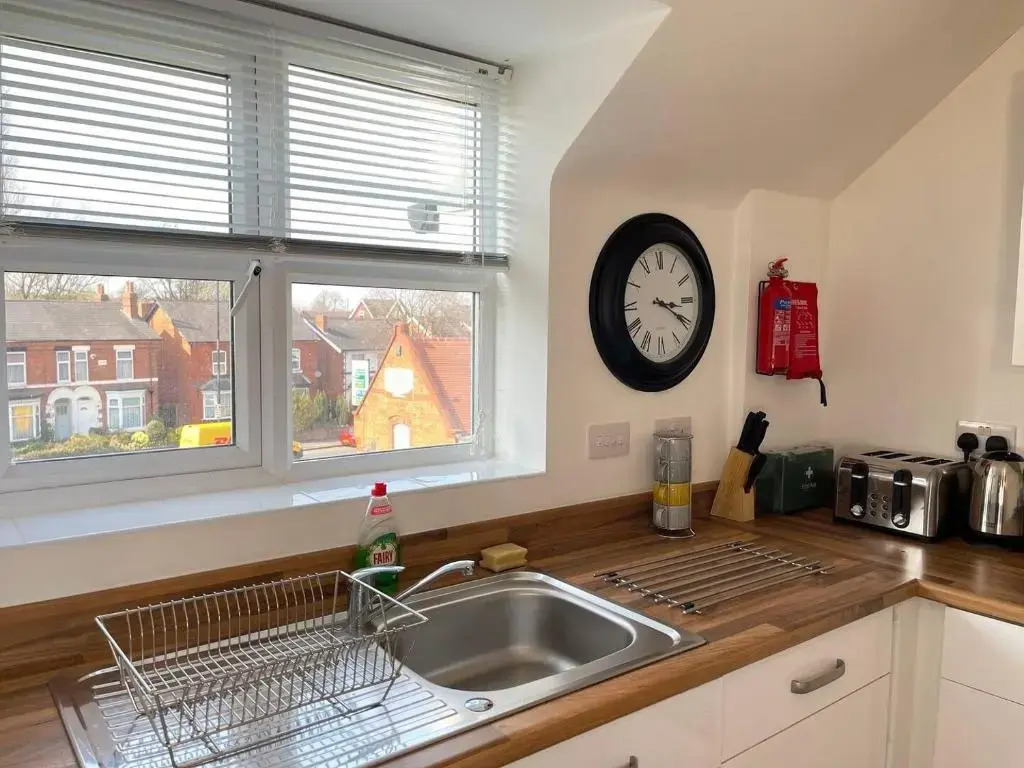 Lovely 2 bedroom apartment with free parking