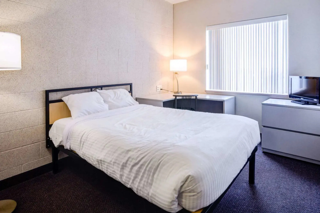 Residence & Conference Centre - Niagara-on-the-Lake