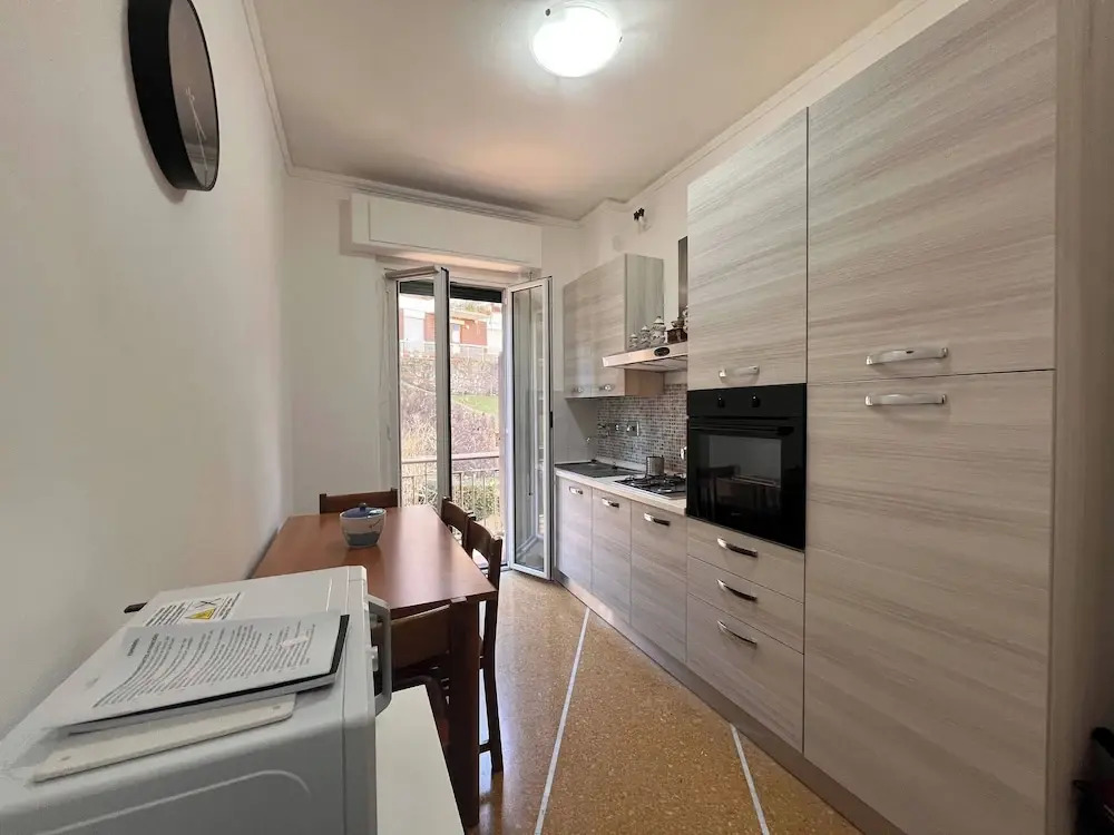 Inviting 1-bedroom flat with Balcony