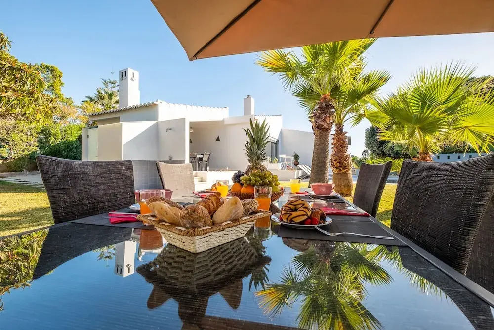 Villa San Marino - com piscina aquecível em Alvor