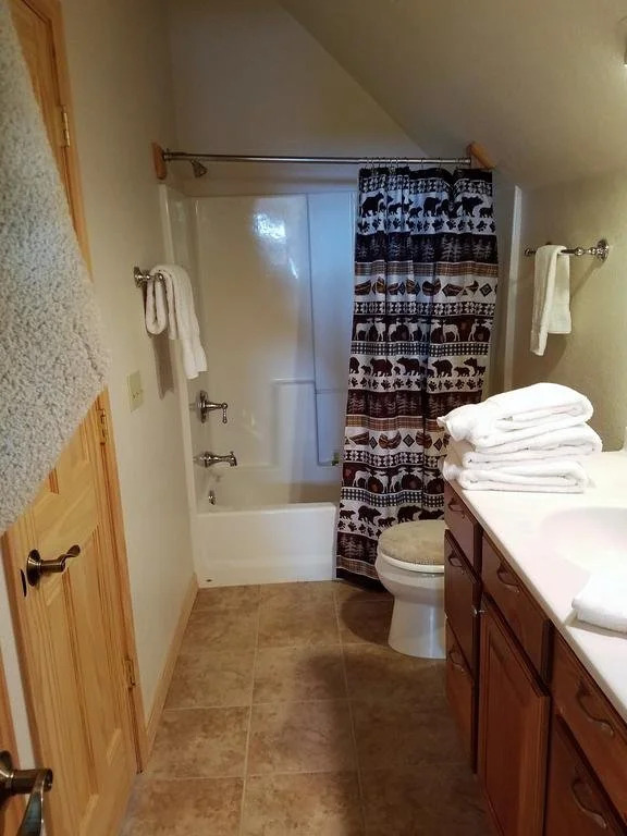 Bachelor Loop House