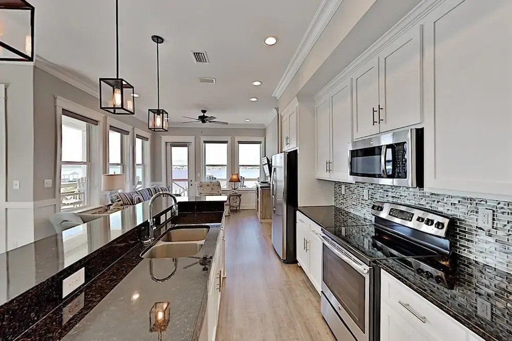 All-suite Laguna Paradise W/ Pool, Dock & Pier 2 Bedroom Townhouse