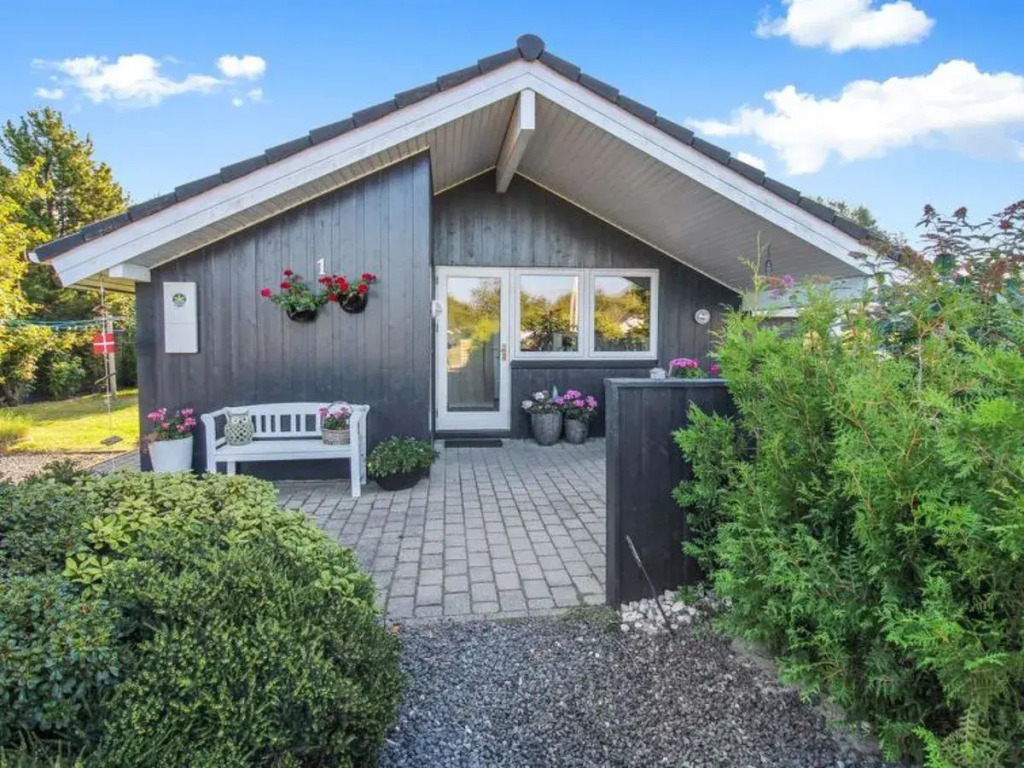 "Wulfhild" - 10.5km from the sea in Western Jutland
