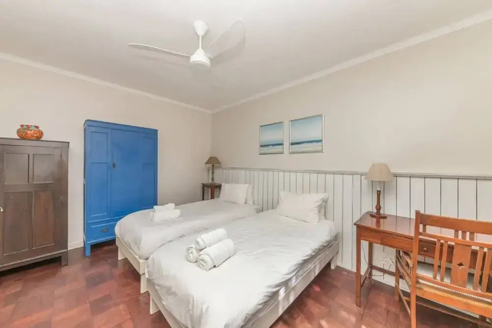 Tropical 1BD Hideaway Near Queens Beach, Fresnaye!