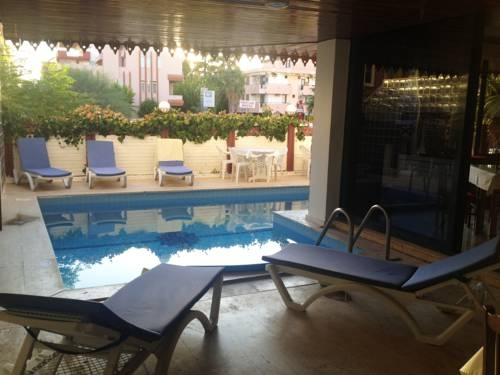 Queen Ra Hotel