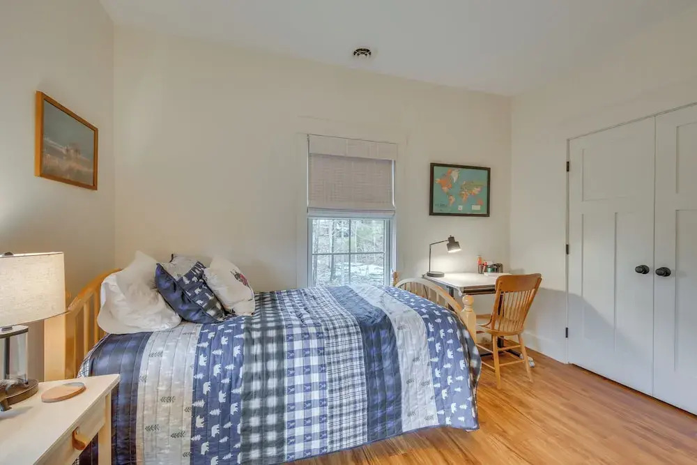 4 Mi to Boothbay Harbor: Quiet Retreat w/ Deck