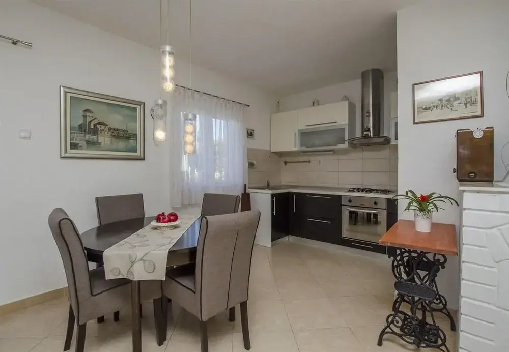 Jadranka - Comfortable and big Terrace - H