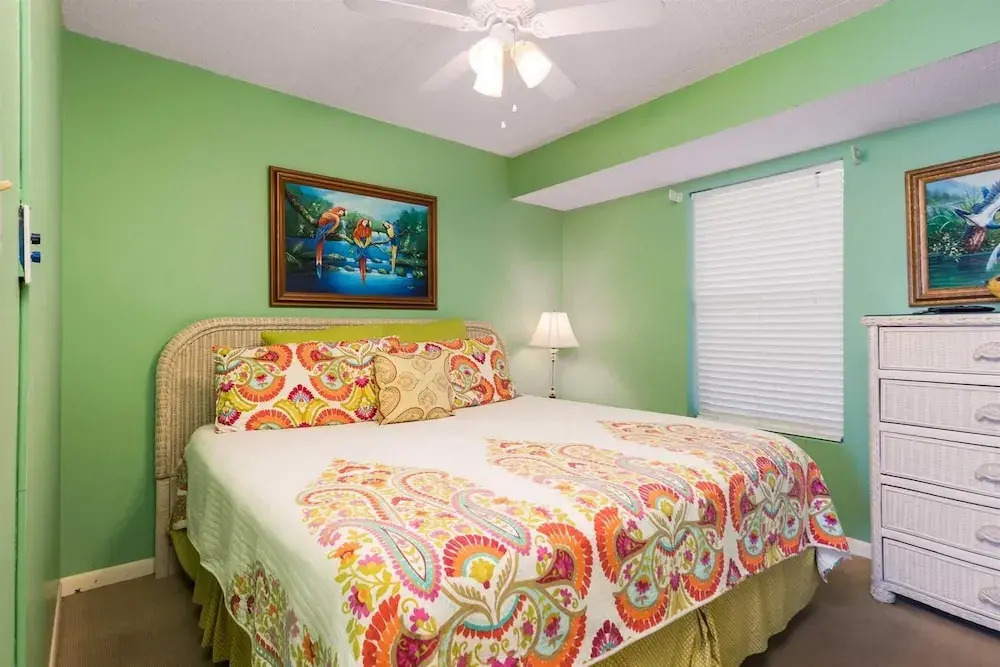 Island Winds East 606 by Meyer Vacation Rentals