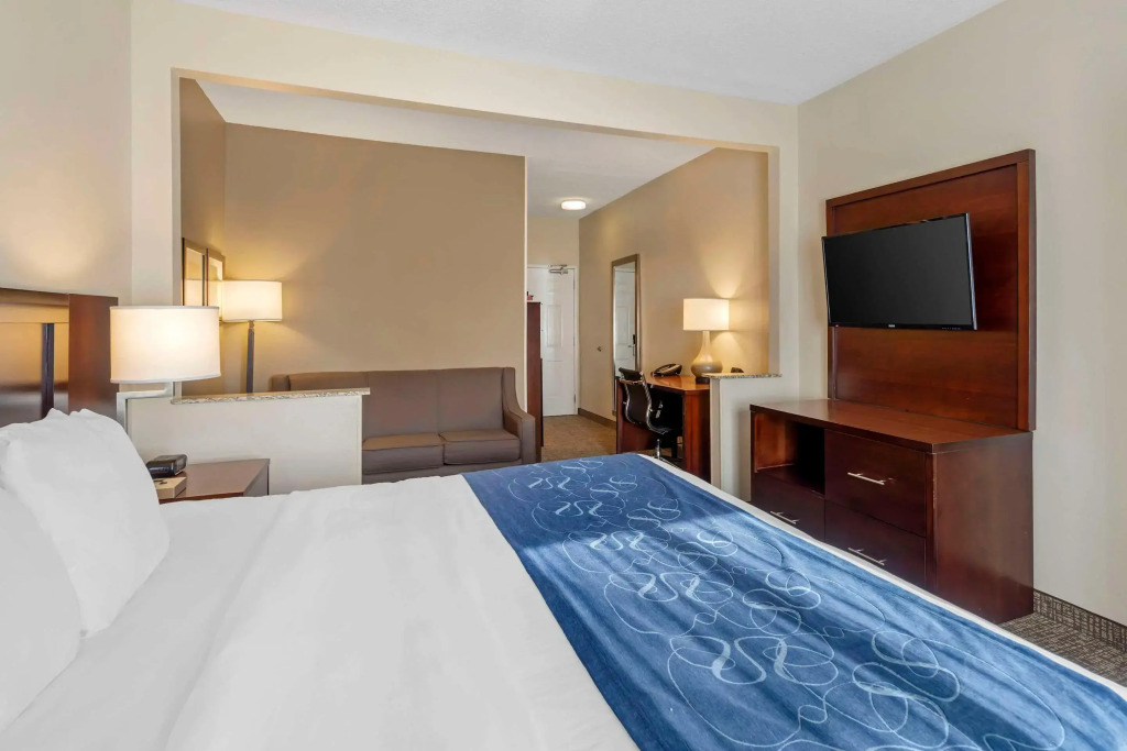 Comfort Suites Normal University area