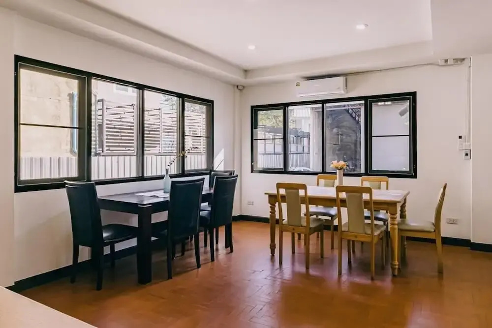 Modern Family House - 4 Bedrooms 5 Mins From Old Town With Gallery - Deja Home