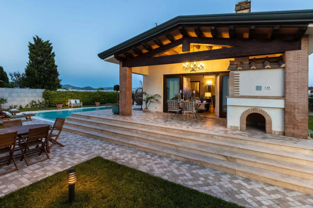 The Luxury Beach Villa