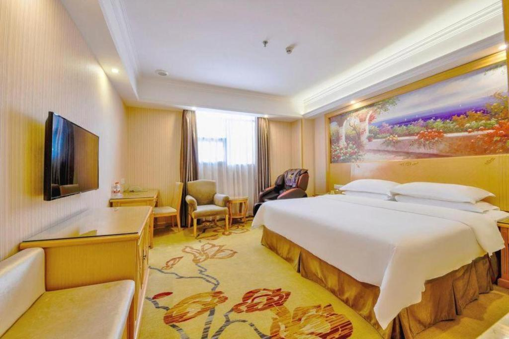 Vienna Hotel （Shenzhen Bantian Guangyayuan Station）