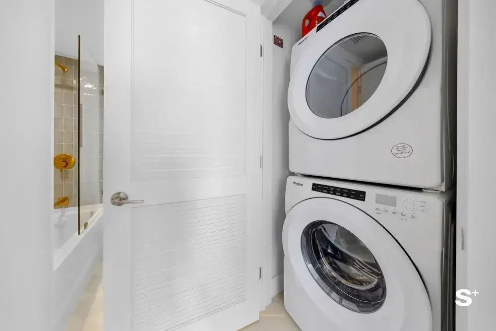 Skyline Escape Sleek 1BR with DTW Charm