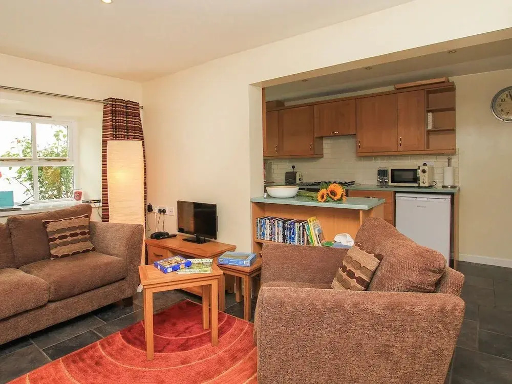 2 Gwydir Cottages