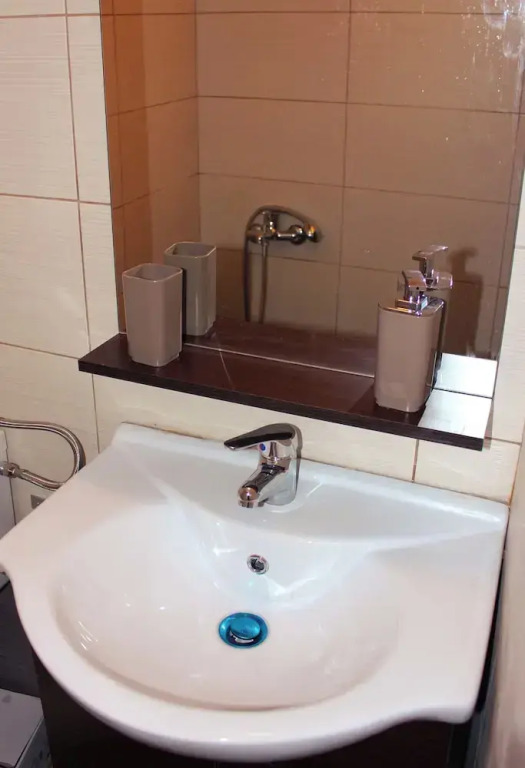 Impeccable 1-bedroom Apartment Center