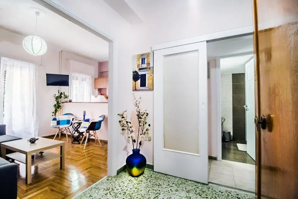 Elegant and renovated flat in Dafni