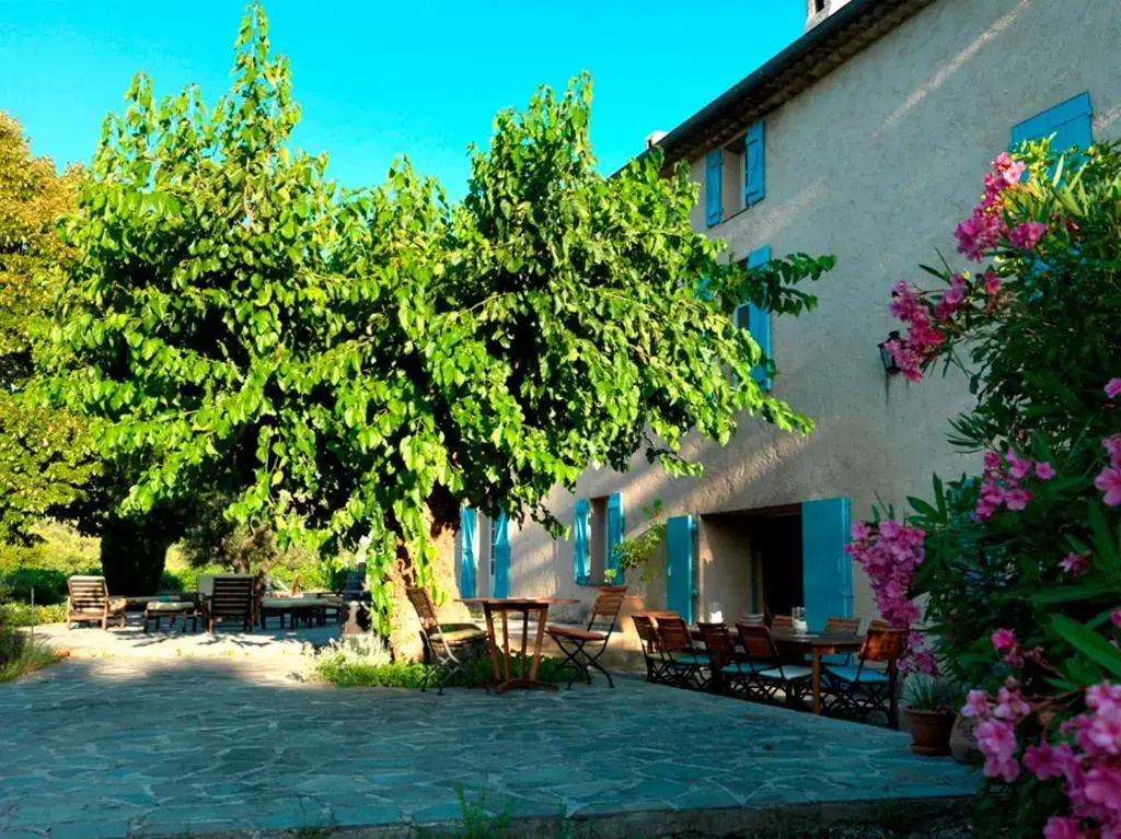 Domaine du Clos dAlari-chambres dhôtes au milieu des vignes