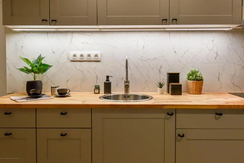 MARBLE & PASTELS - Homey Central Apartment