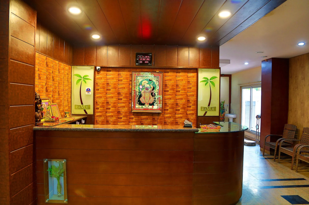 Royal Palm - Hotel Near Udaipur Railway Station
