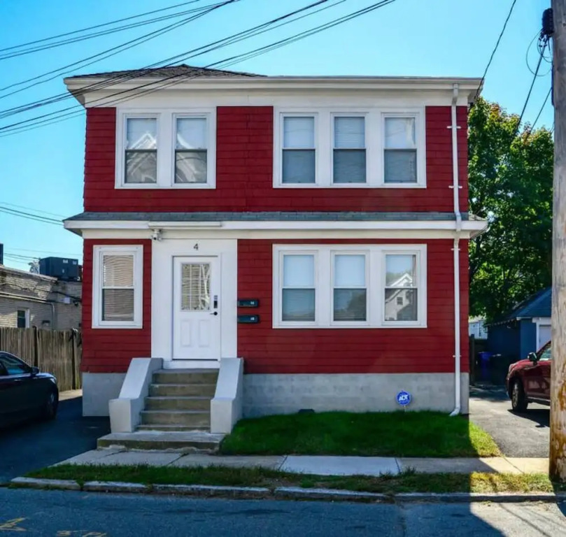 Modern Three Bedroom Condo - Near Boston
