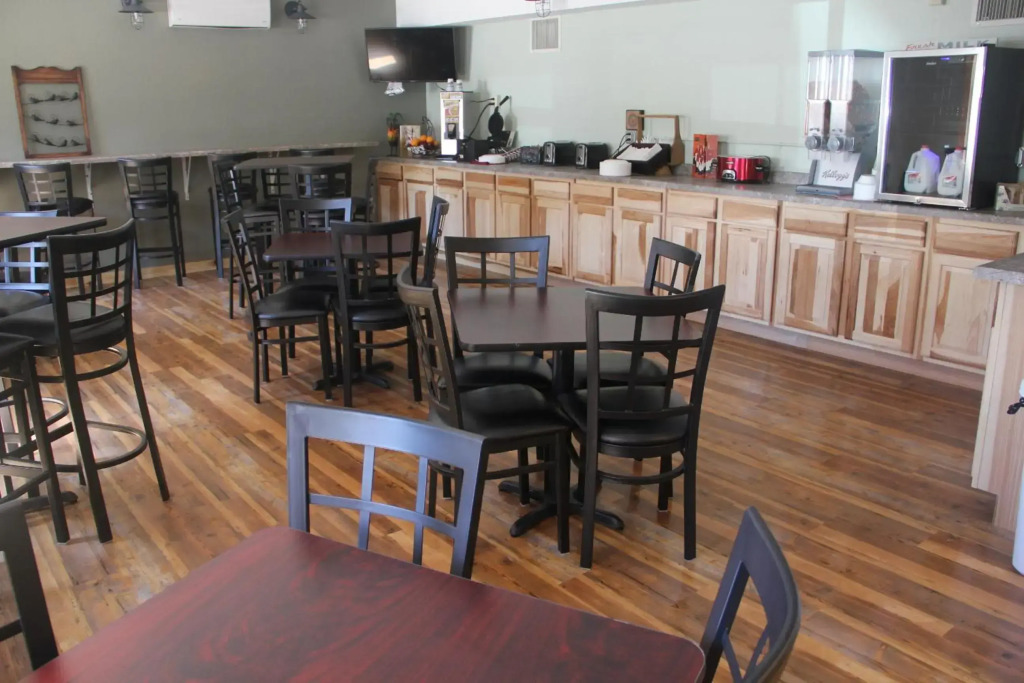 Blackstone Lodge and Suites