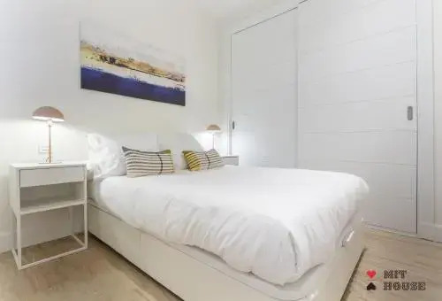 Mit House Universidad En Madrid