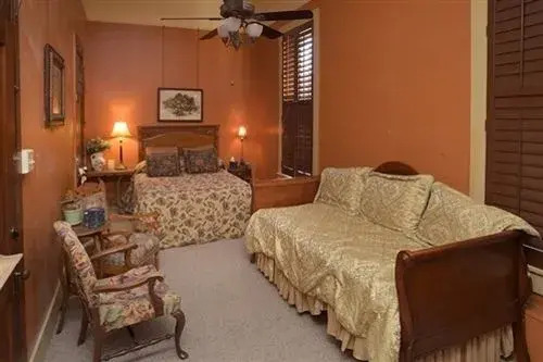 Nutt House Hotel