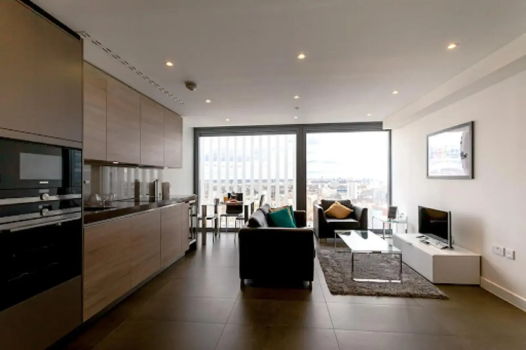 Premium One bedroom apartment City Road Basin