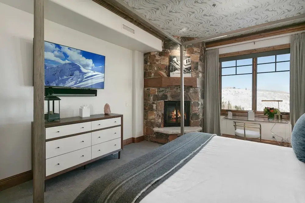 Grand Lodge - Four Bedroom #302 - Ski-in/ski-out 4 Condo