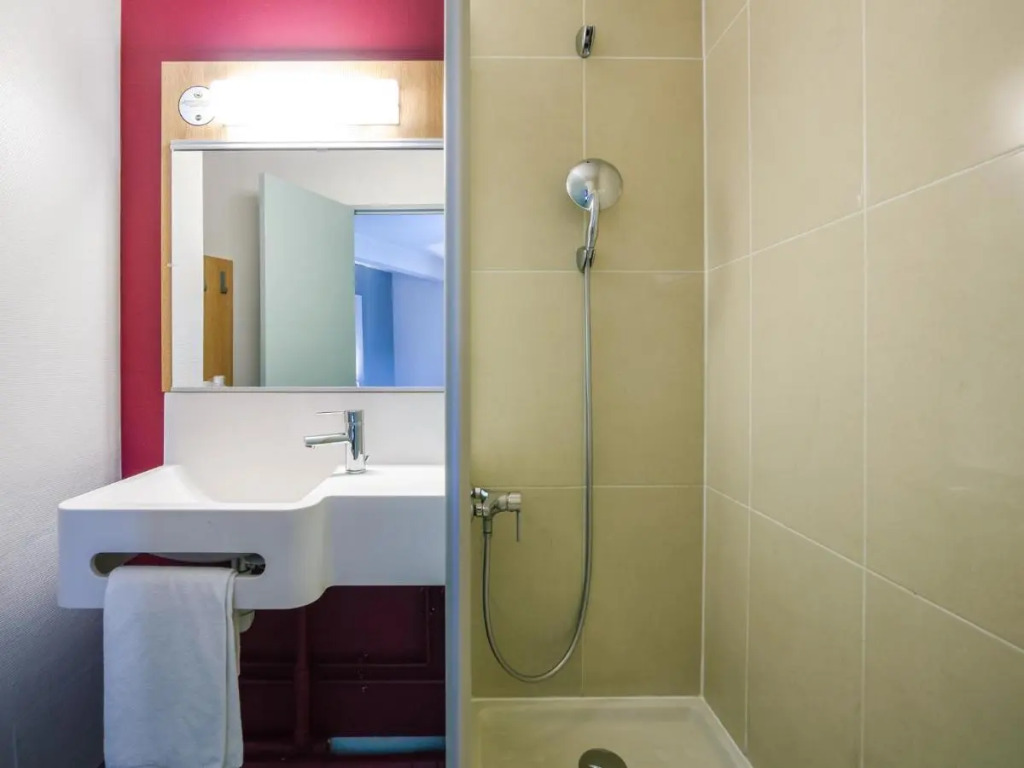 B&B HOTEL Nantes Centre