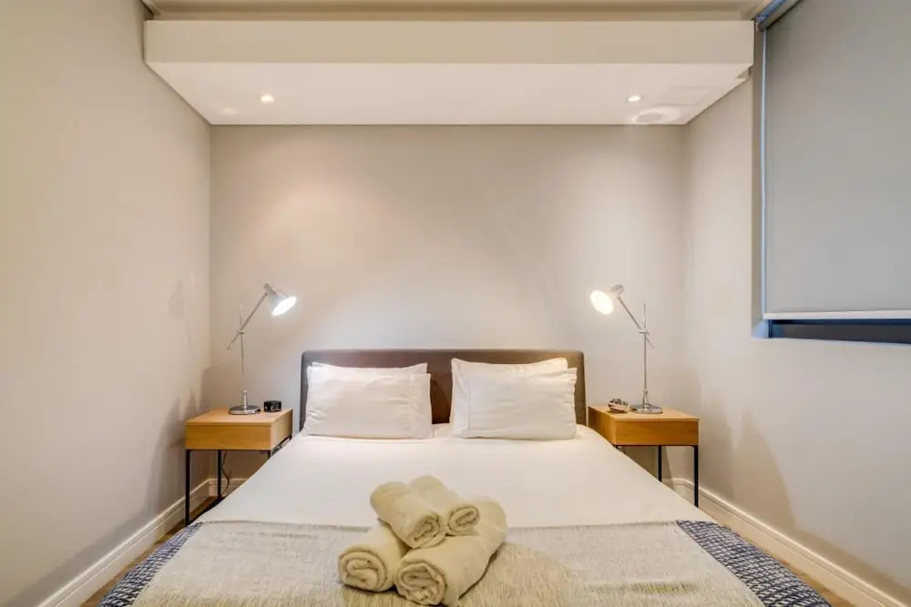 Urban Chic Apartment Close to Waterfront Warwick